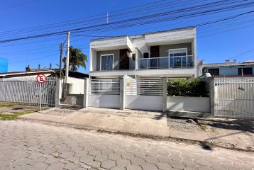 Sobrado Centro de Matinhos Locação Mensal LM290